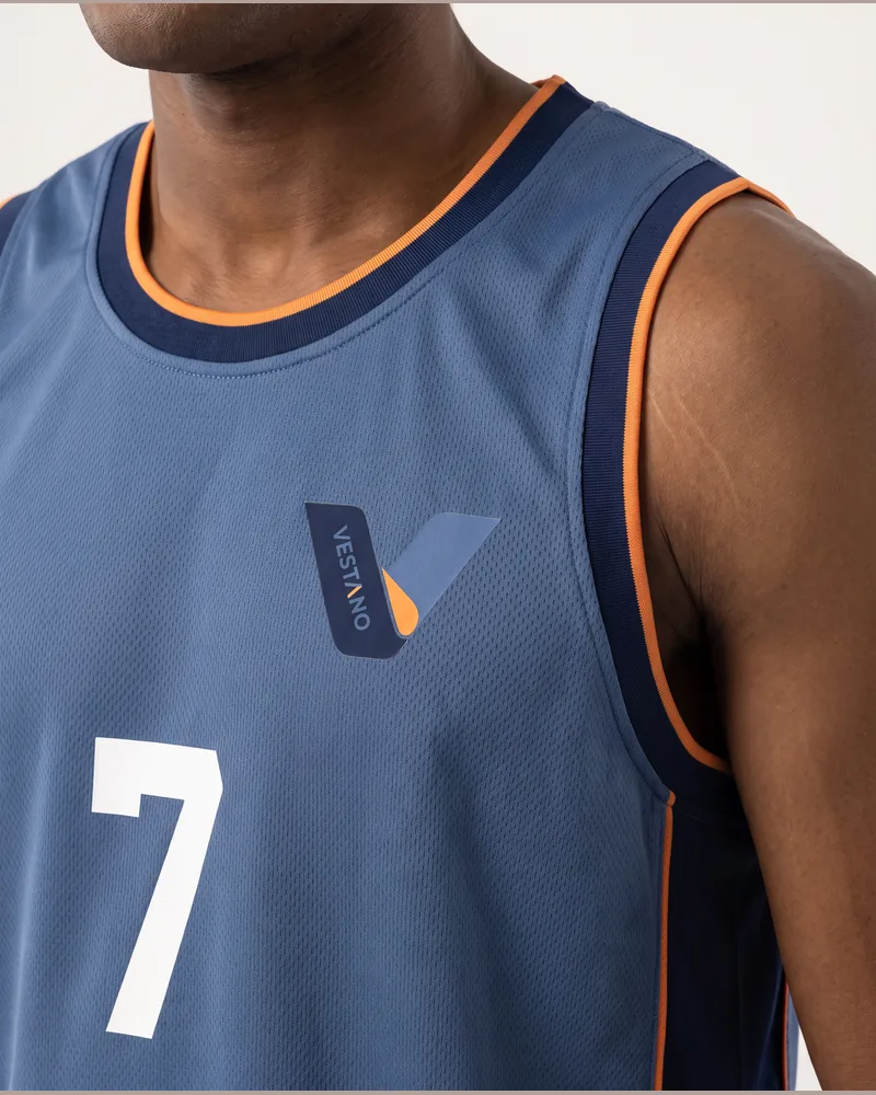 Close de malha furadinha em uniforme Vestano